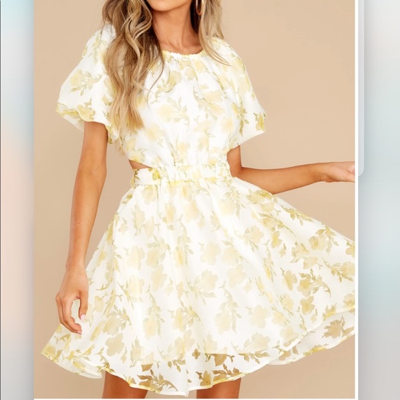 Her Own Fairytale Yellow Floral Print Dress - Picture 2 of 8